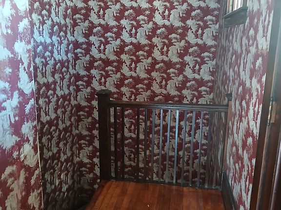 5th image of 984 Atwells Ave #2