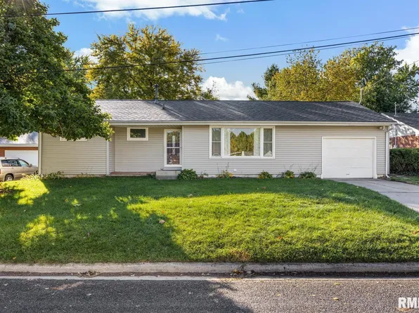 108 Lincoln Pkwy, East Peoria, IL 61611