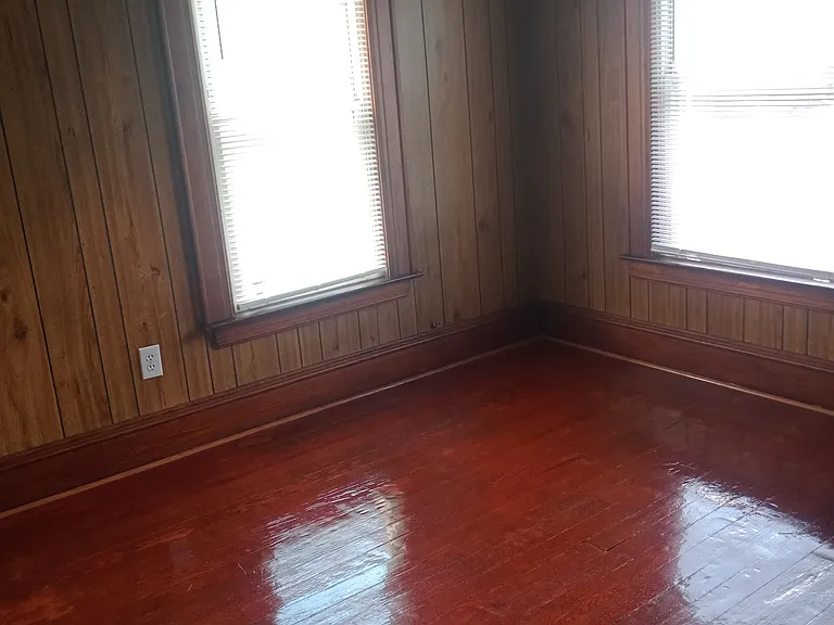 2706 Midland Ave — Photo 36