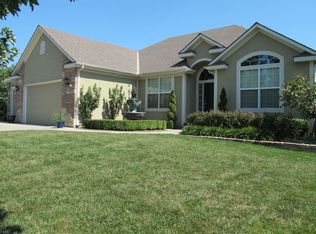 411 S Fox Ridge Dr, Raymore, MO 64083