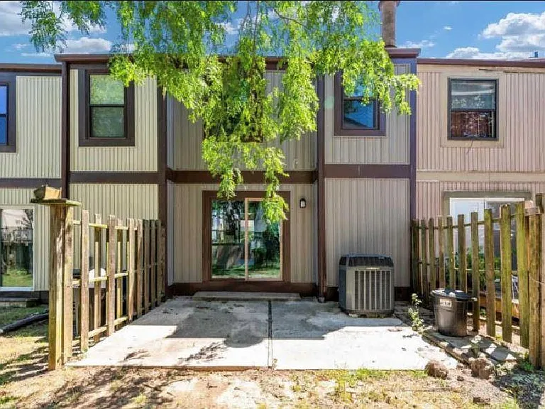 22 Helmsman Ct — Photo 19