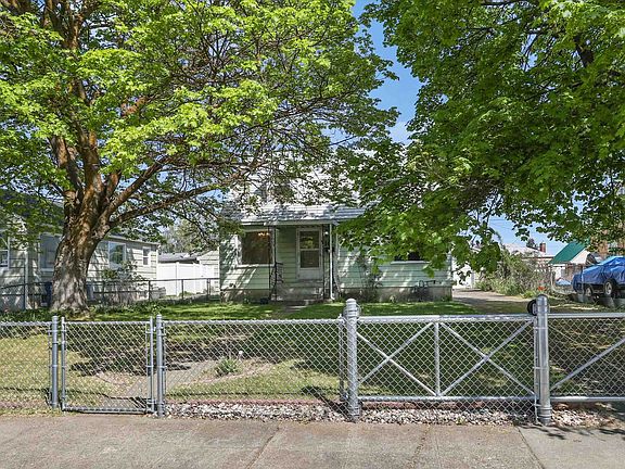 3rd image of 1617 E Rockwell Ave
