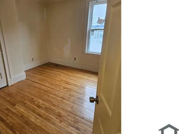 55 Rock Ave, Lynn, MA
