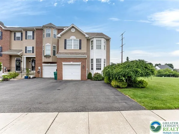5440 W Spring Ridge Dr, Macungie, PA 18062