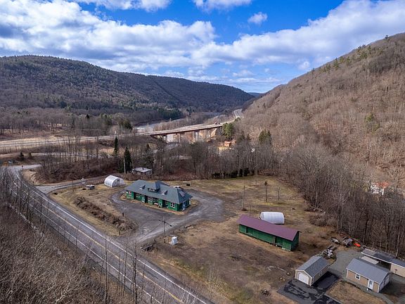 5th image of 19 Trestle Rd