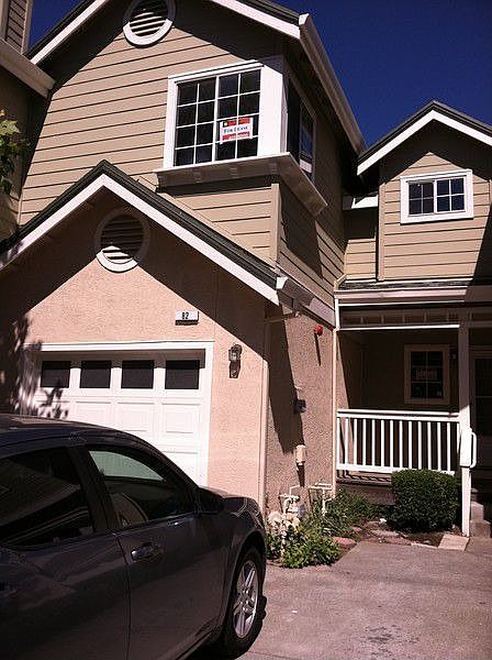 1st image of 82 Manchester Dr