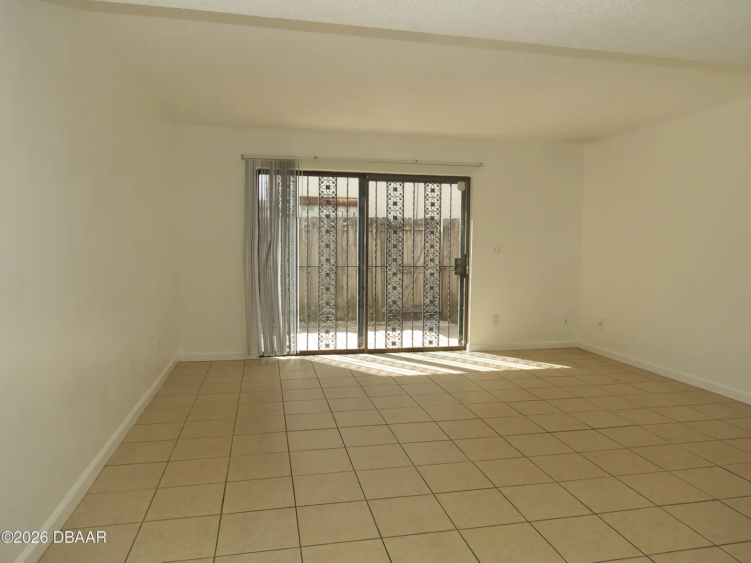 2 bed, 1.5 bath, 1056 sqft, $1,375 — Photo 3