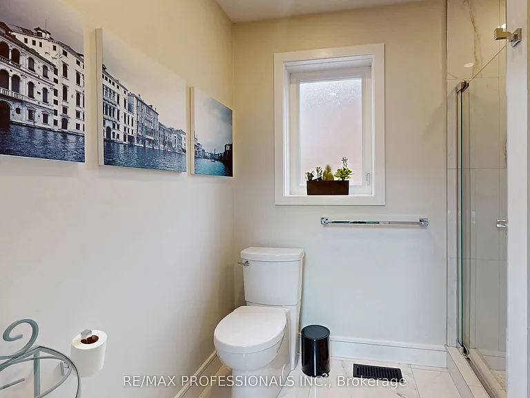 59 Lonborough Ave — Photo 14