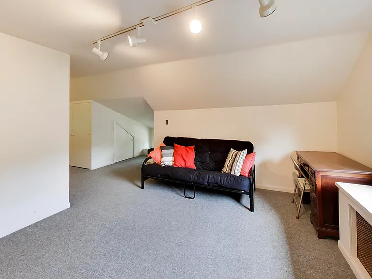 2624 Thayer St — Photo 34