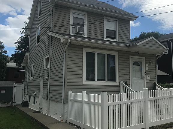 4th image of 9 Coursen Ct