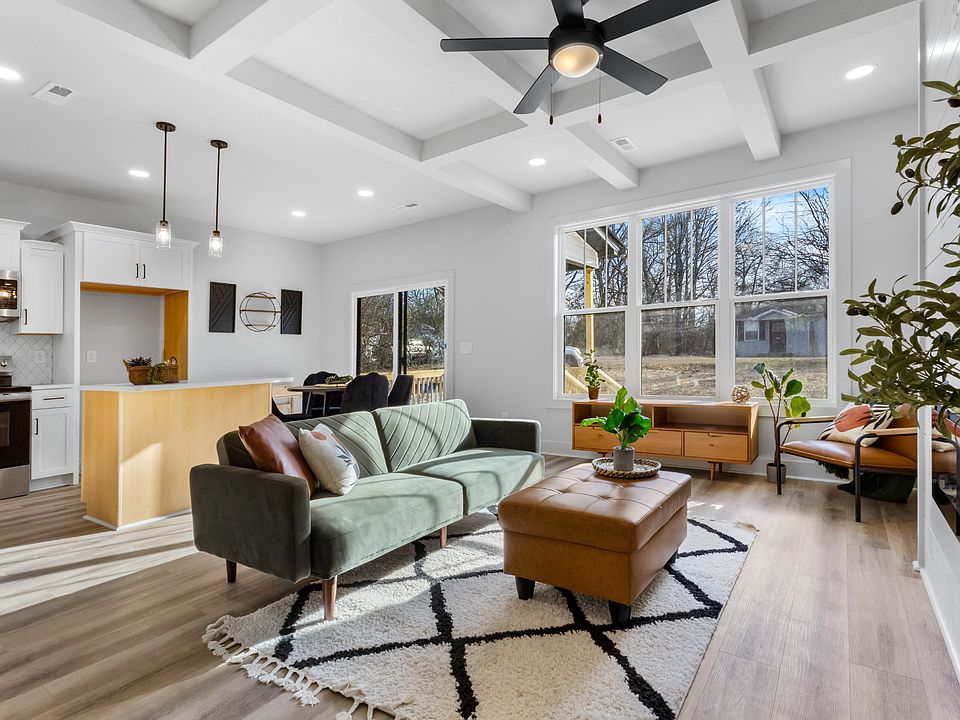 1st image of 1620 Golf Club Ln