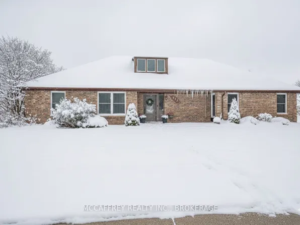 137 Thomas St W, Greater Napanee, ON K7R 2H4