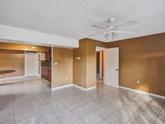 3rd image of 415 NW 138th St #415