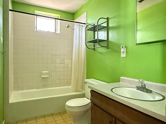 4th image of 52 E Court St #3E