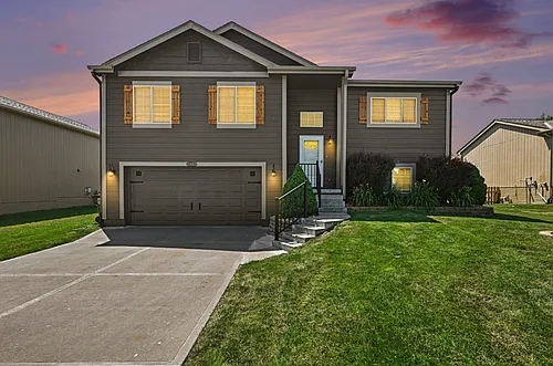 5810 S 191st St Photo 1