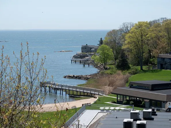 12 E Harbour Vlg, Branford, CT 06405