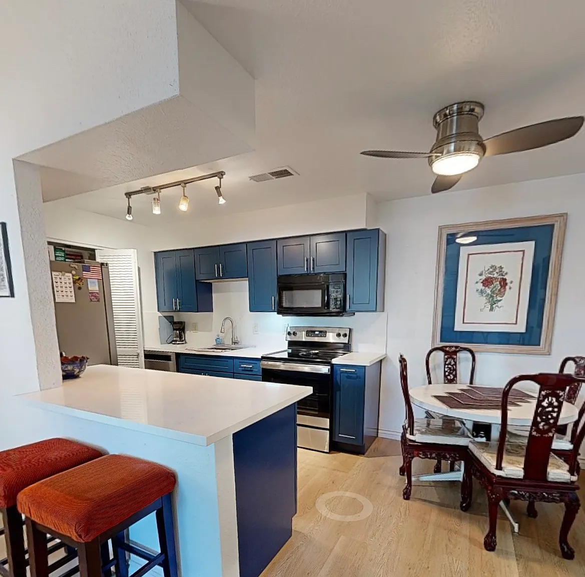 1909 E Orange Dr — Photo 1