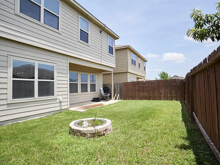 105 Comet Dr — Photo 13