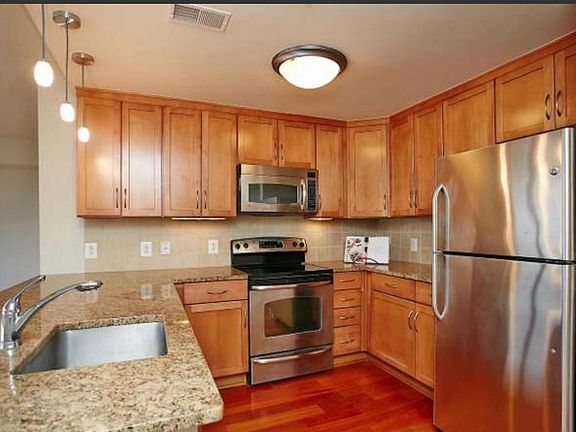 3rd image of 888 N Quincy St Unit 910