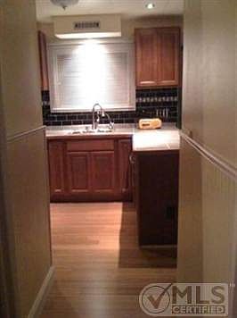 5th image of 14 Sunny Brook Cir