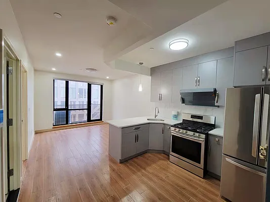 Rented by E Realty International Corp | media 1