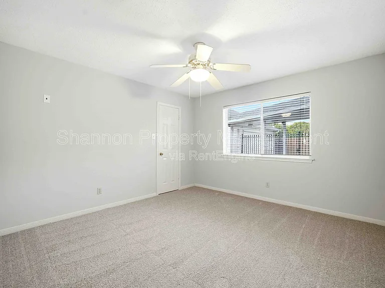 15911 Moon Rock Dr — Photo 27