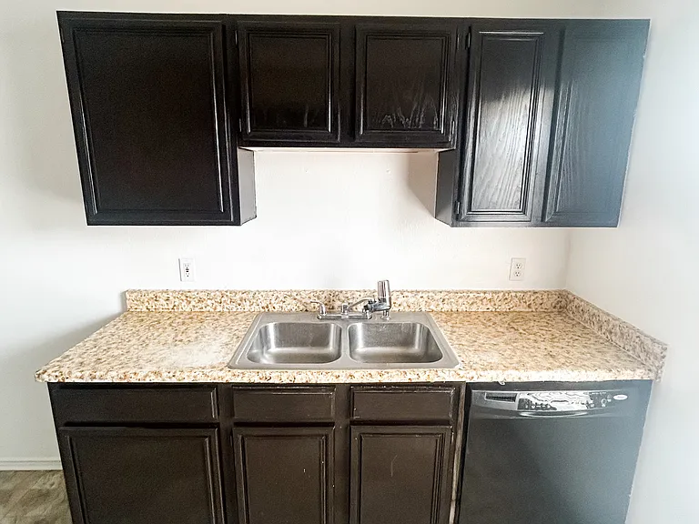 1604 Windward Dr #D — Photo 4