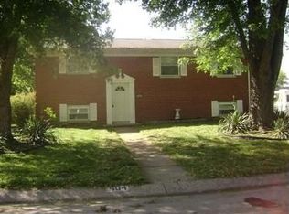 404 Mercury Dr, Godfrey, IL 62035