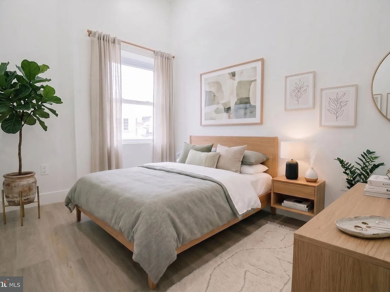 1 bed, 1.0 bath, $1,295 — Photo 2