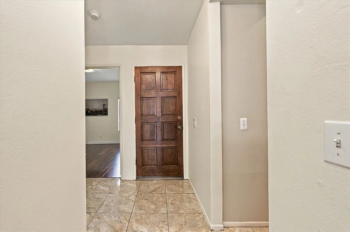1310 E Orange Grove Blvd — Photo 3