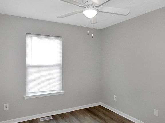 4th image of 21370 Lexington Dr
