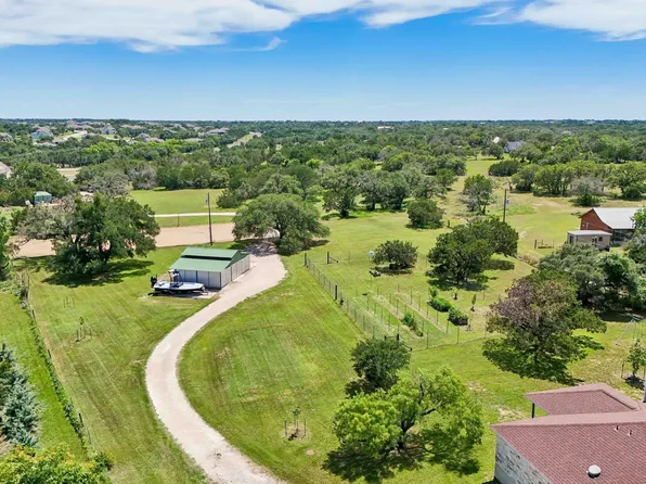 136 Thoroughbred Trce, Liberty Hill, TX 78642