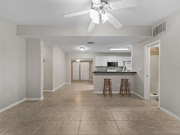 4th image of 3181 NORMANDY DRIVE