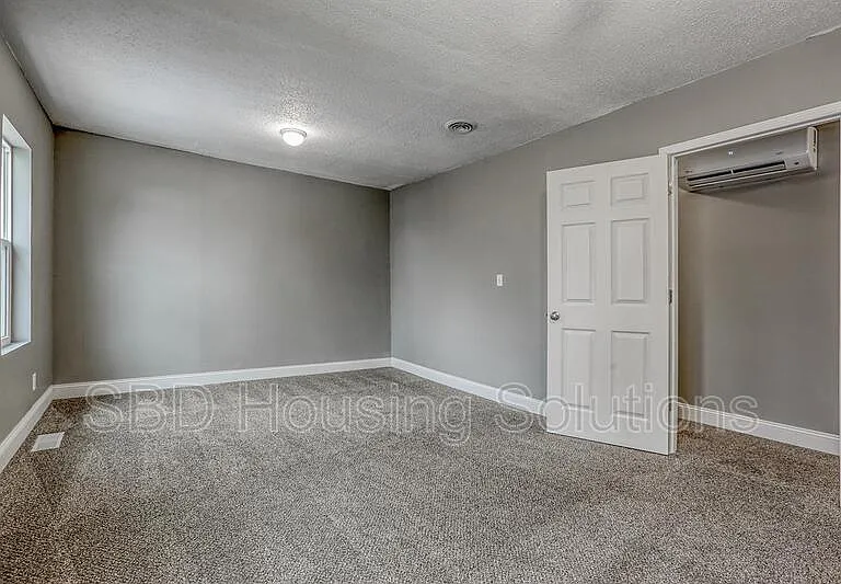 1027 E Parker Ave — Photo 8