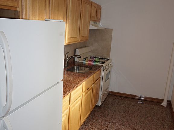 3rd image of 1115 63rd St APT B9