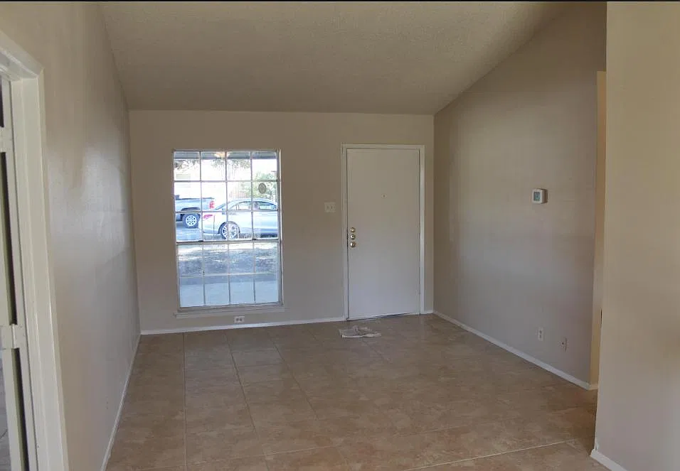 3 bed, 1050 sqft, $1,300 — Photo 4
