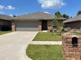 11521 SW 8th Cir, Yukon, OK 73099