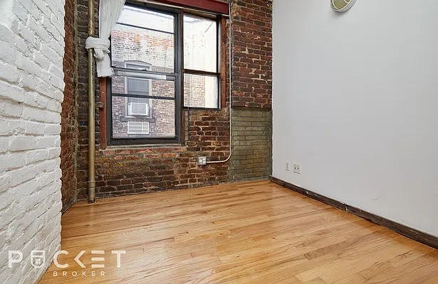 Rented by PocketBroker Inc | media 4