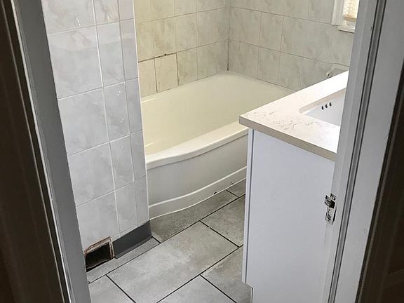 2nd image of 4444 East Blvd