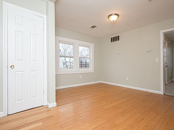 5th image of 113 S Munn Ave #3A