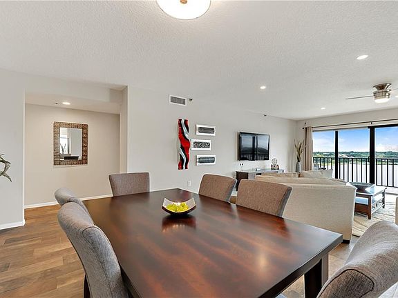 5th image of 7550 Hinson St APT 9A