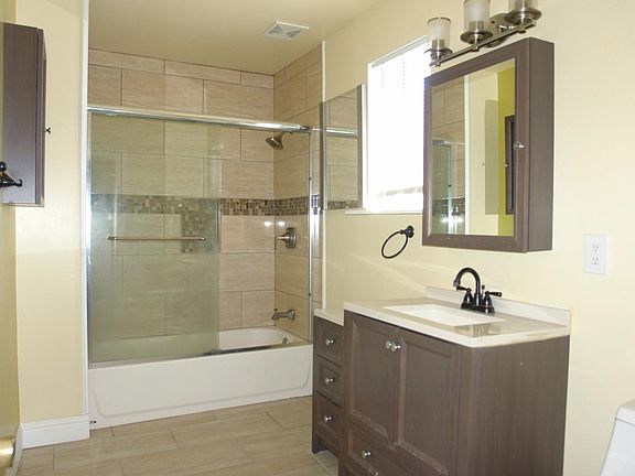 4th image of 438 Fell St #438