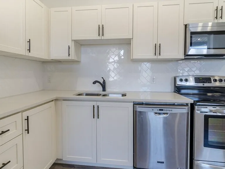 87 Victoria Ave N #4 — Photo 12