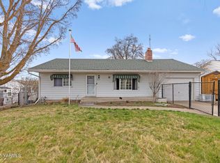 221 N 26th Ave, Yakima, WA 98902