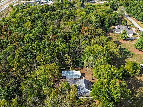 3rd image of 1765 Grothe Rd