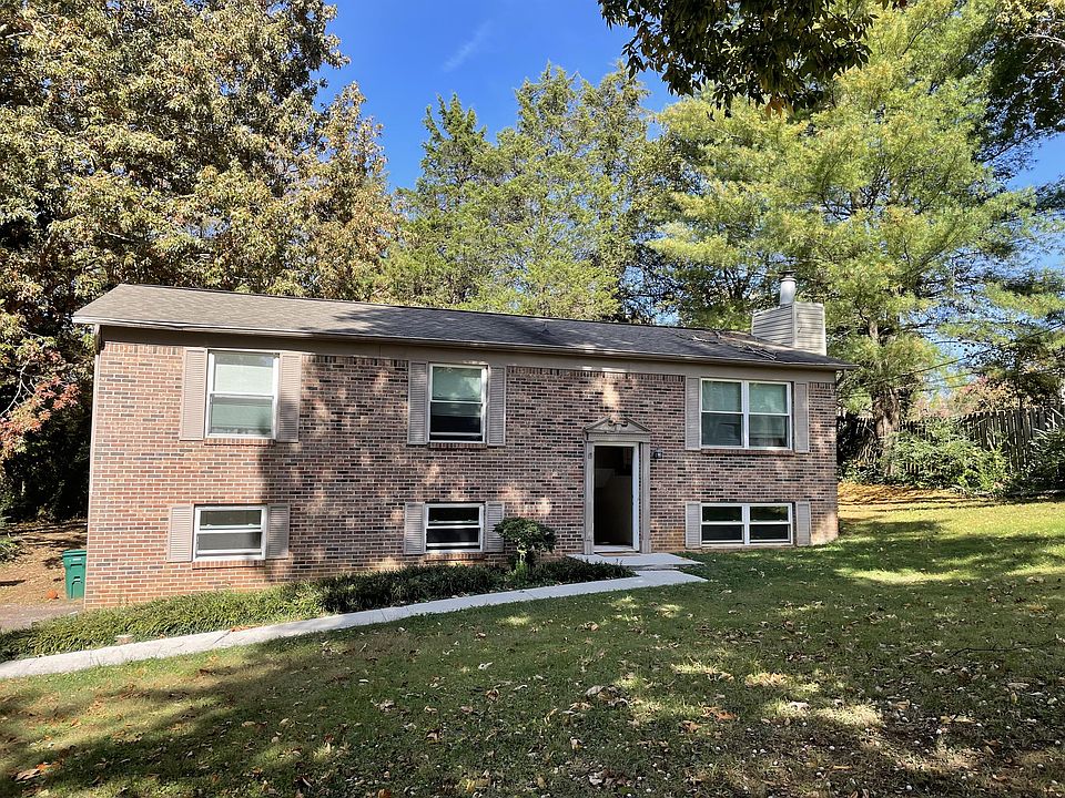 1st image of 916 Danville Cir