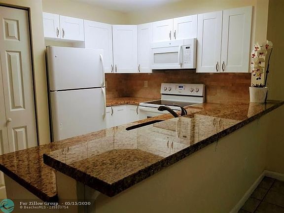 4th image of 7261 SW 42nd Ct