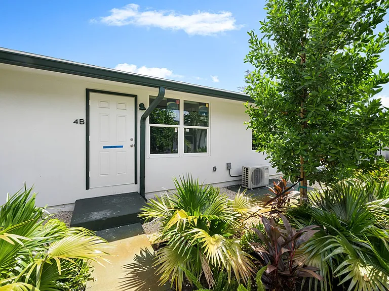 Australian Pines Apartments — Photo 54