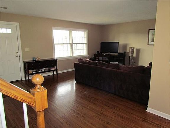 4th image of 15 Sandpiper Ln