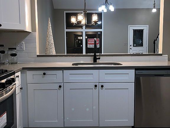 4th image of 3024 Carlton Ct